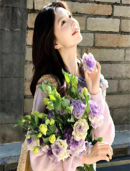 《与20岁女学生有染》角色研究：的艺术魅力与文化价值 感受人物塑造的匠心